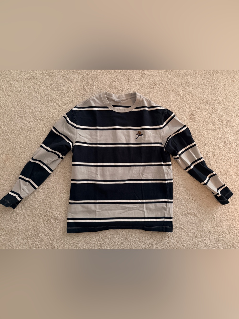 Zara Men's Navy and White Striped Long-Sleeve Tee